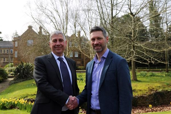 Adrian Unitt and Cllr David Hingley at Bodicote House low res web